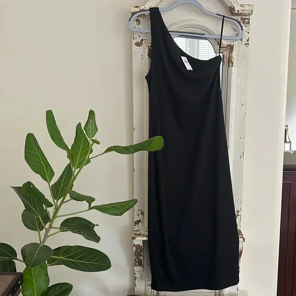 NWT Casual Black One Shoulder Gap Dress Size M